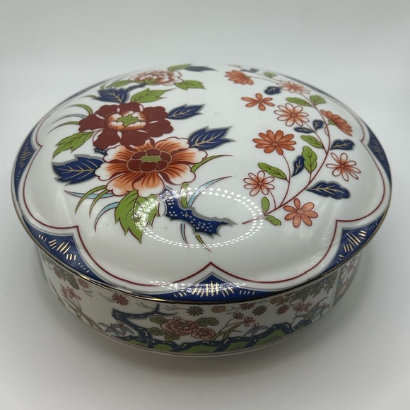 Japan Imari Covered Dish Flower Moriage round trinket box jewelry box storage - Picture 1 of 4
